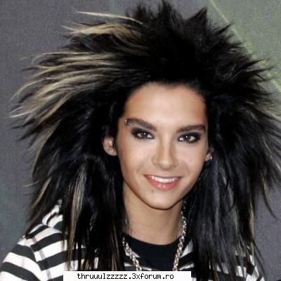 gemenii tom si bill kaulitz  au facut primii pasi in muzica la varsta de noua ani. se intampla in