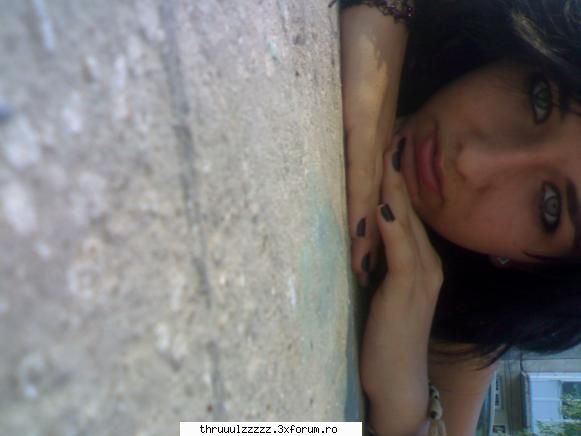 this is me - xXInReluareNuDoarexX - ~*~PiCtUr3s WiTh Us~*~